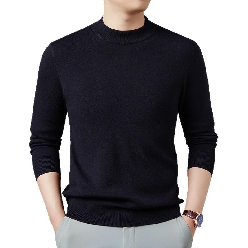 Pulover od finog vunenog materijala, 30–35% vuna, okrugli vrat, jacquard, slobodan kroj