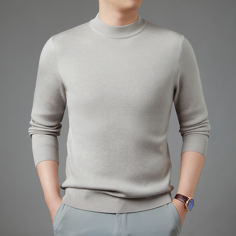 Pulover od finog vunenog materijala, 30–35% vuna, okrugli vrat, jacquard, slobodan kroj