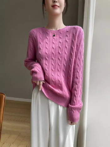 Pulover tricotat cu amestec de lână pentru femei – croială slim, guler rotund, mâneci lungi, model geometric