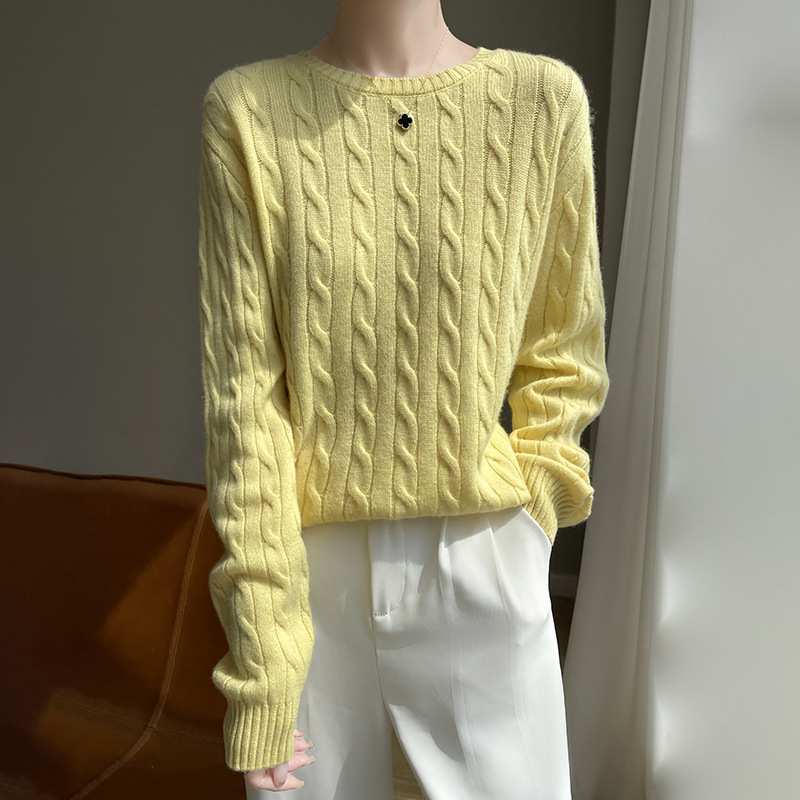 Pulover tricotat cu amestec de lână pentru femei – croială slim, guler rotund, mâneci lungi, model geometric