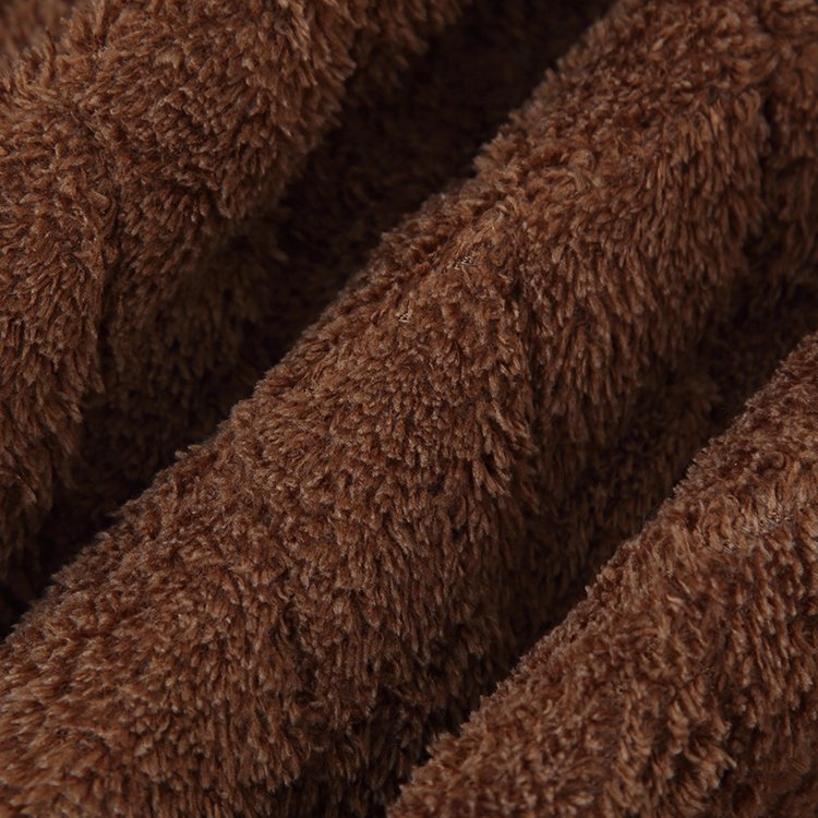 Dāmu kokvilnas pildīta jaka vidējā vecuma un vecākām sievietēm, rudens 2025 izlaidums, garas piedurknes, silts ārējais slānis, poliesters ar spandeksu, krokainas tekstūras virsma