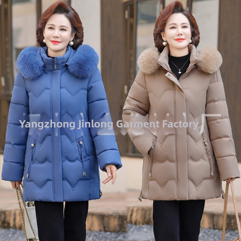 Geacă de iarnă căptușită cu bumbac pentru femei de vârstă mijlocie, izolație groasă, croială dreaptă, lungime medie, guler din blană artificială