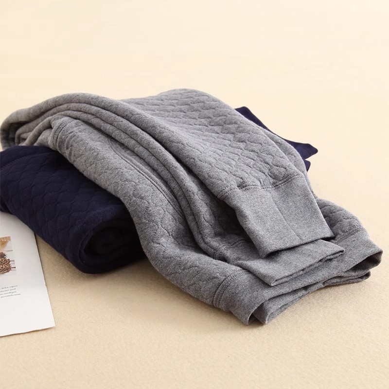 Férfi háromrétegű, vastagított termikus alsó- és felsőruha készlet, külső anyag: nyúl szőrméje (100%), belső pamut bélés, 260 g/m², melegen tart