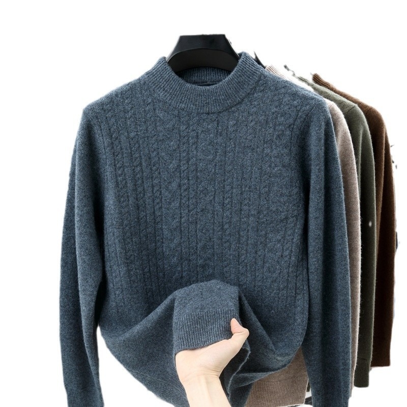 Vyrinis megztinis iš 100% vilnos, stambus megztas twist raštas, pusaukštė kaklo linija, laisvas siluetas, žiemai