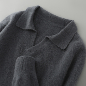 100% vilnos megztinis, ilgos rankovės, laisvas kirpimas, marškinėlių apykaklė, mercerizuotas mezgimas