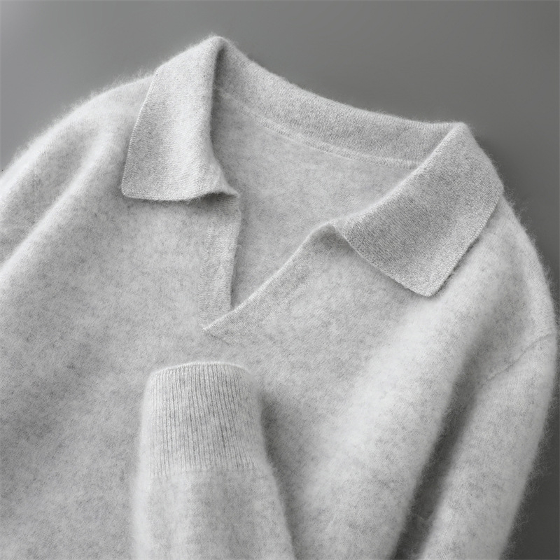 100% vilnos megztinis, ilgos rankovės, laisvas kirpimas, marškinėlių apykaklė, mercerizuotas mezgimas