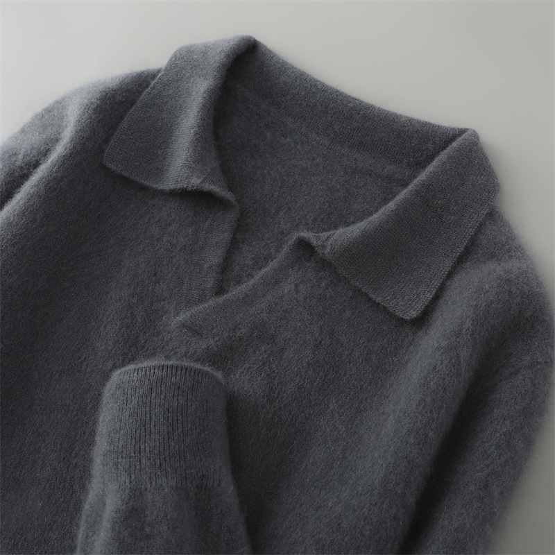 100% vilnos megztinis, ilgos rankovės, laisvas kirpimas, marškinėlių apykaklė, mercerizuotas mezgimas