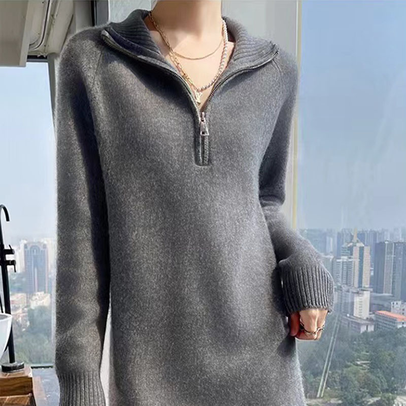 Дамска вълнена рокля-пуловер, дълга, свободна кройка, с цип и голям ревер