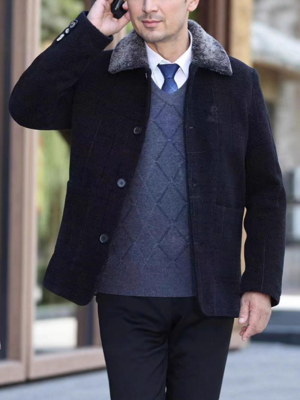 Мъжко зимно яке със лацетна яка, еднобортно закопчаване, свободен силует, джобове с патч-панели, полиестерна материя