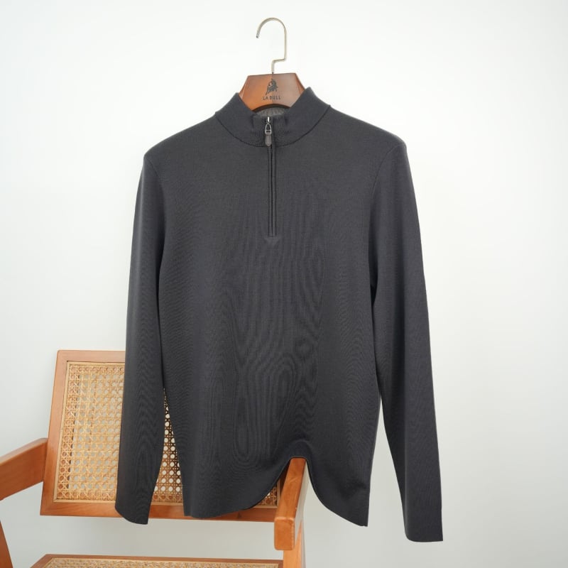 Vyriškas megztinis iš 100% vilnos, su pusaukštu kaklu, užtrauktuku, skalbiamas mašinoje