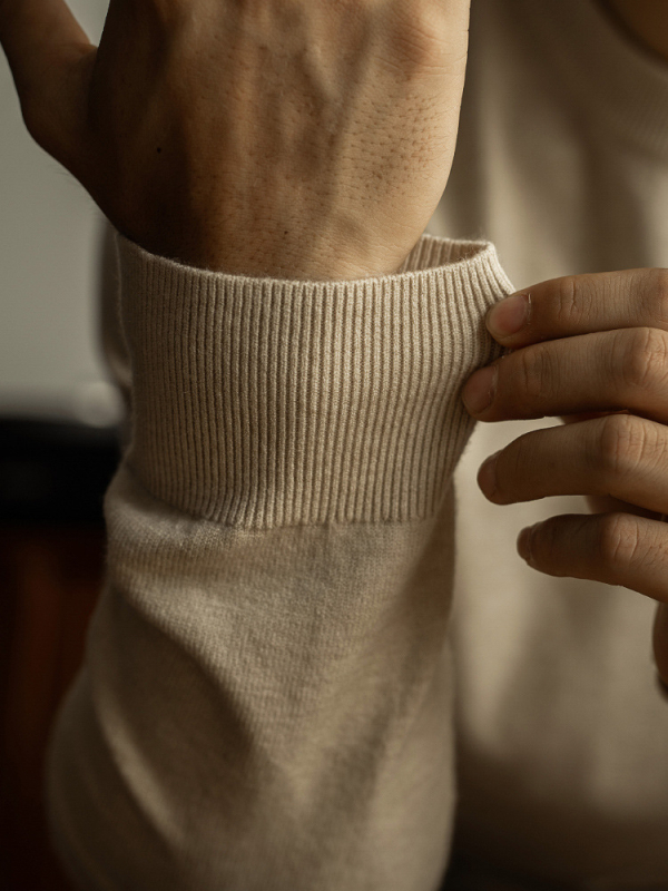 Pulover tricotat pentru bărbați, croială Slim-Fit, guler rotund, mâneci lungi — amestec Tencel-lână, respirabil, lavabil la mașină