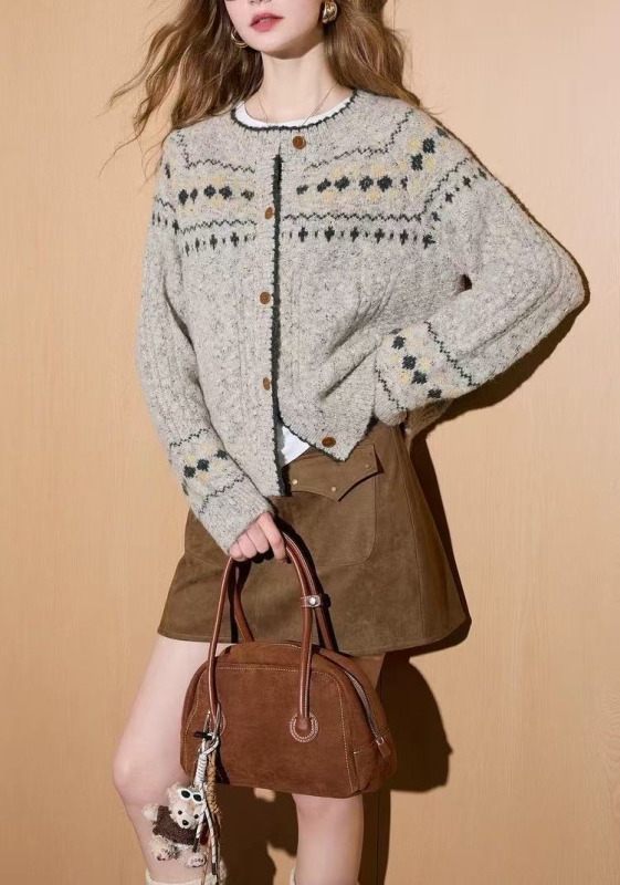 Cardigan od merino vune s Fair Isle pletenjem, dugi rukavi, okrugli ovratnik (Merino vuna; Fair Isle pletenje; Cardigan; dugi rukavi; okrugli ovratnik)
