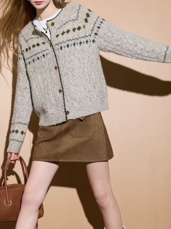 Cardigan od merino vune s Fair Isle pletenjem, dugi rukavi, okrugli ovratnik (Merino vuna; Fair Isle pletenje; Cardigan; dugi rukavi; okrugli ovratnik)
