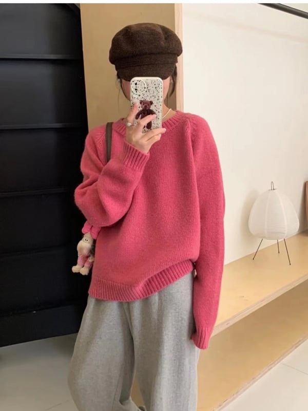 Debeli pulover od poliestera s širokim krojem i kapuljom, okrugli izrez, dugi rukavi, jednobojni uzorak, patchwork detalj, zimska kolekcija 2023, korejsko-japanski ležerni stil