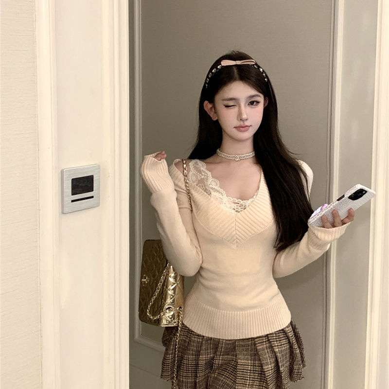 Pleteni džemper od poliestera, V-izrez, slim fit, dugi rukavi, tanak pleteni materijal