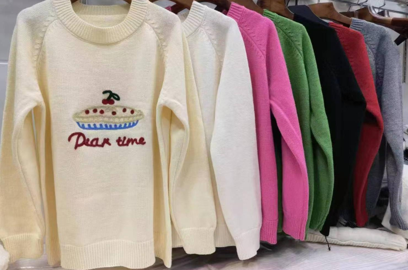 Kötött pulóver kerek nyakkal, hímzett karikatúra mintával, laza szabás, hosszú ujjú, akril anyag 30–50% spandex-szel, japán-koreai lazító stílus, őszi 2023