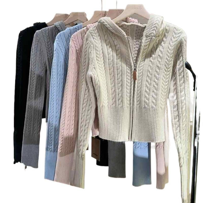 Ženski pleteni kardigan s kapuljom, kabelska pletenina, korejski stil, elegantan dojam old-money, debeli Arctic Velvet materijal