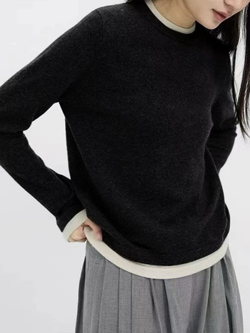 Blokkos mintázatú pulóver, látszólag két részes dizájn, kerek nyakú, hosszú ujjú