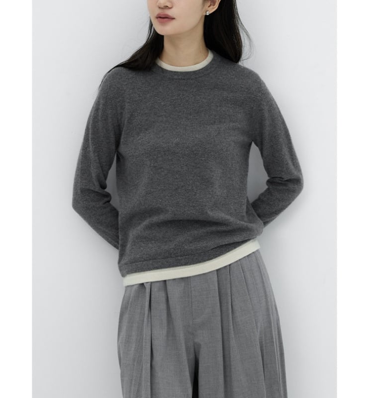 Blokkos mintázatú pulóver, látszólag két részes dizájn, kerek nyakú, hosszú ujjú