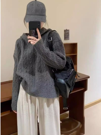 Ženski Twist pleteni hoodie džemper — široki kroj, dugi rukavi, srednja debljina, 50-70% kašmir, poliester ispod 30%