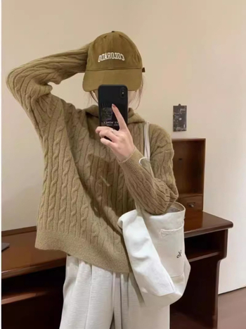 Ženski Twist pleteni hoodie džemper — široki kroj, dugi rukavi, srednja debljina, 50-70% kašmir, poliester ispod 30%