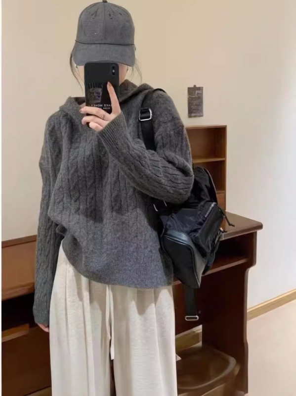 Ženski Twist pleteni hoodie džemper — široki kroj, dugi rukavi, srednja debljina, 50-70% kašmir, poliester ispod 30%