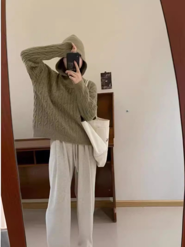 Ženski Twist pleteni hoodie džemper — široki kroj, dugi rukavi, srednja debljina, 50-70% kašmir, poliester ispod 30%