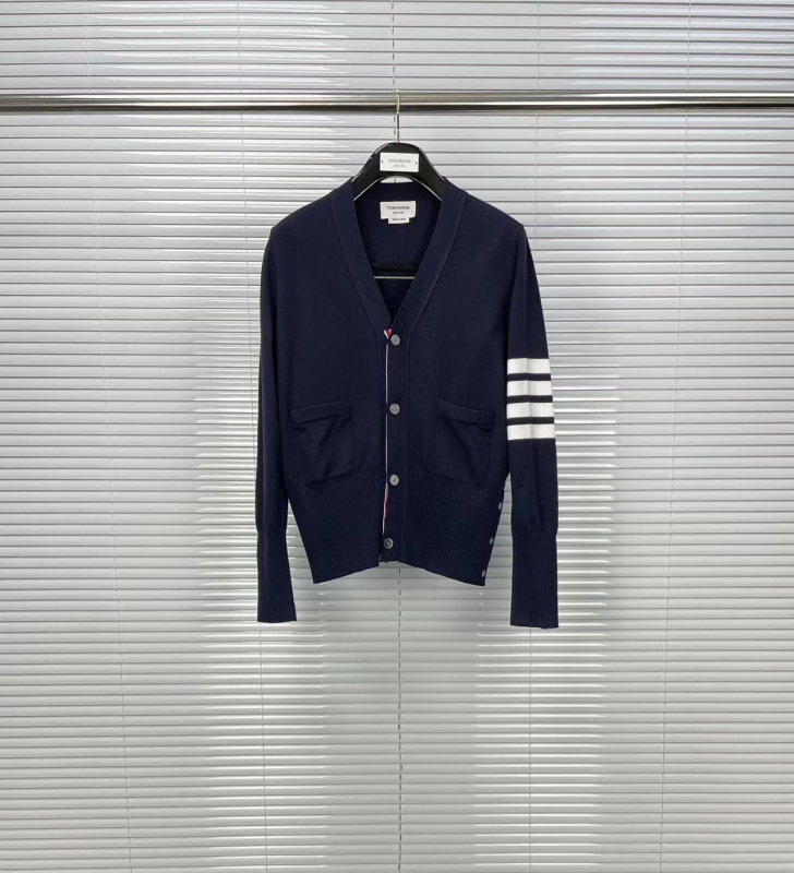 Muški kardigan u korejskom stilu, slim fit, V-izrez, dugi rukavi, 100% pamuk, pleteni kardigan, jesen 2023