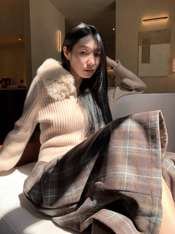 Női kötött kardigán kockás mintával és cipzárral, slim fit