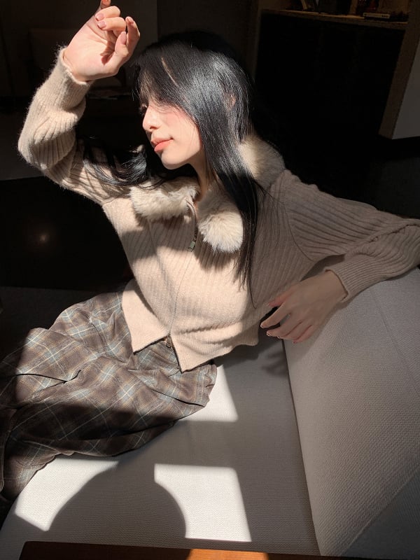 Női kötött kardigán kockás mintával és cipzárral, slim fit