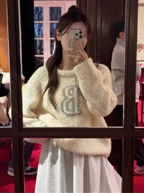 Kapucnis, raglán ujjú pulóver betűs mintával, pamut-spandex kötött anyag, laza szabás