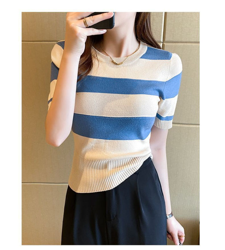 Πλεκτός γυναικείος πουλόβερ με κουκούλα από βισκόζη, ριγέ – στενή γραμμή, 3/4 μανίκια