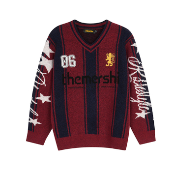 V-nyakú kötött pulóver csíkos jacquard mintával, lazára szabott, pamut keverék anyag