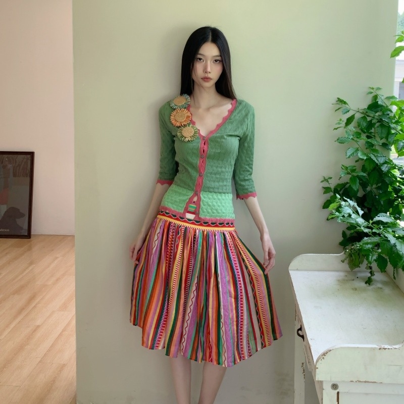 Mezgto kardigano komplektas su retro dryžine suknele — Korėjos gatvės hipster stilius, ilgos rankovės, aukštas kaklas, siauras siluetas