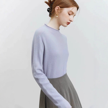 Moteriškas vilnos megztinis viršus su pusaukštos apykaklės, raglano rankovės, vienspalvis, įprastas kirpimas