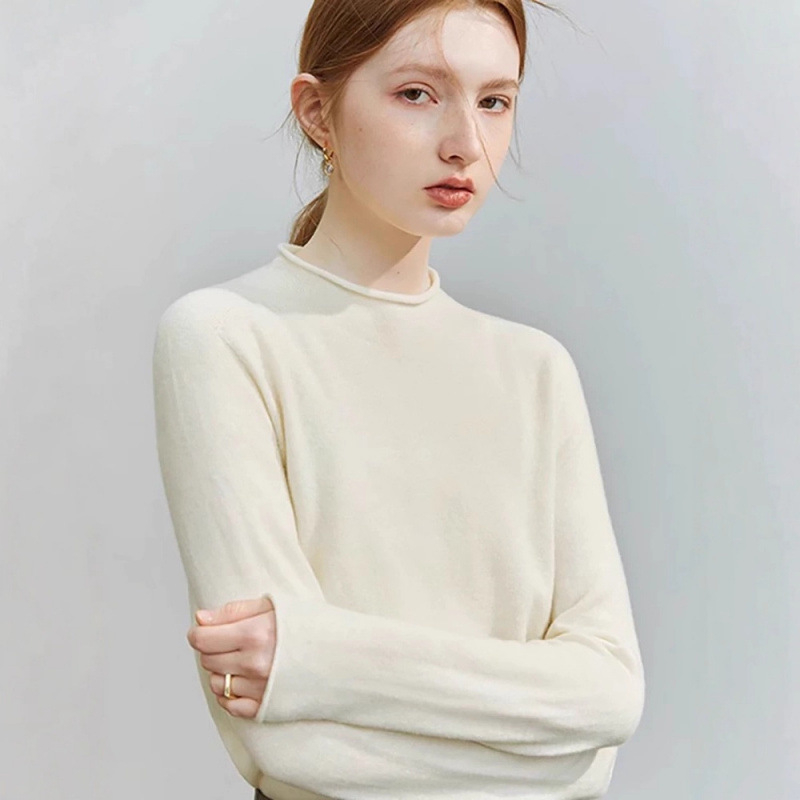 Moteriškas vilnos megztinis viršus su pusaukštos apykaklės, raglano rankovės, vienspalvis, įprastas kirpimas