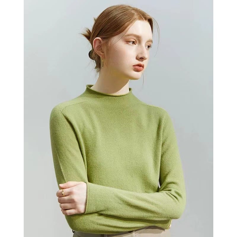 Moteriškas vilnos megztinis viršus su pusaukštos apykaklės, raglano rankovės, vienspalvis, įprastas kirpimas