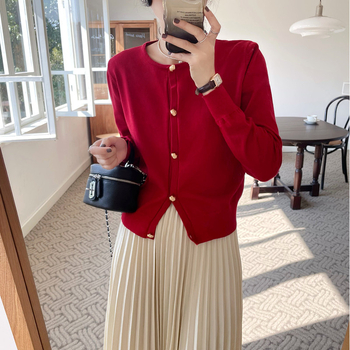 Megztas kardiganas, retro stilius, vilnos audinys, ilgos rankovės, sagos priekyje