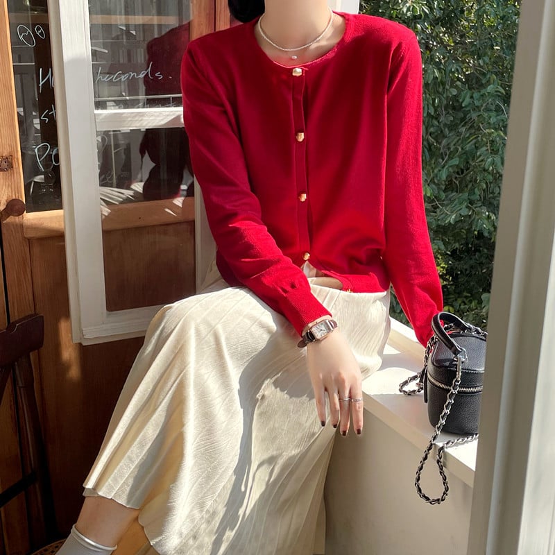 Megztas kardiganas, retro stilius, vilnos audinys, ilgos rankovės, sagos priekyje