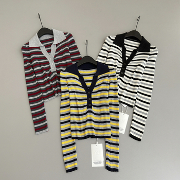 Раиран плетен пуловер – висока яка, копчета, слим фит, полиестер над 95%