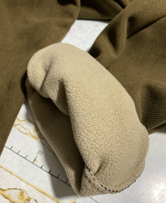 Pantaloni femei cu fleece căptușit, talie înaltă, croi drept, stil etnic, micro-elastici, amestec poliester-plasă.