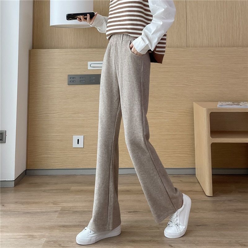 Ženske chenille hlače crop fazon širokih nogavica, mala veličina, s drapiranim efektom i fleece podstavom