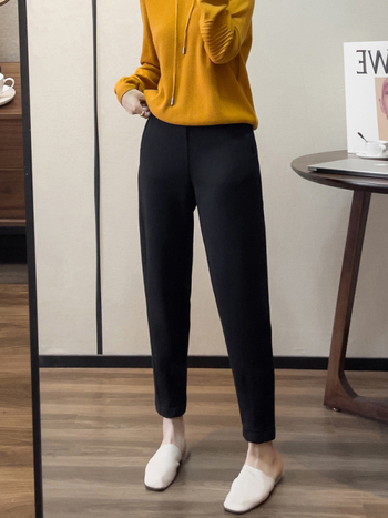 Damske opuštene trenirke u stilu mrkve, jesen-zima, opuštena silueta, cropped hareem hlače