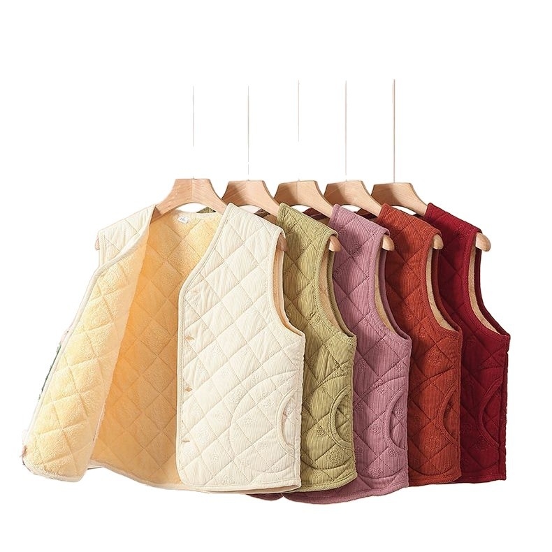 Vesta damă: căptușeală din fleece, corduroy embossat, căldură generoasă; imprimeu cu plante; poliester cu elastan; lungime 50–65 cm