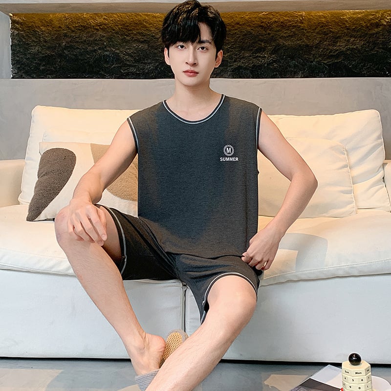 Férfi modal-pamut pizsama készlet: ujjatlan felső és rövidnadrág, lélegző és könnyű nyárra; anyag Modal, 141–160 g/m², kerek nyak
