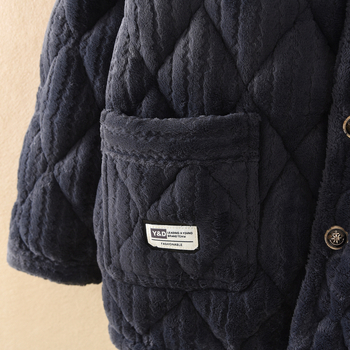 Férfi flanel pizsama szett, háromrétegű quiltelt, vastag, galléros nyakkal, hosszú ujjú, nadrágos, 100% poliészter, téli kiadás 2025