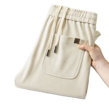 Üzleti-kényelmes nadrág, lazább szabás, középmagas derék, övvel, cipzáras zárás, vastag téli anyag