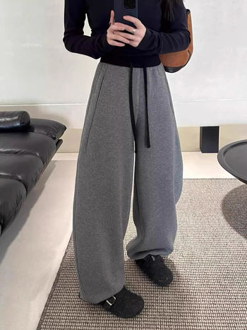 Mindennapi nadrágok, széles szárú sablás vonal, magas derék, pamut-poliészter keverék, mikro-elasztikus