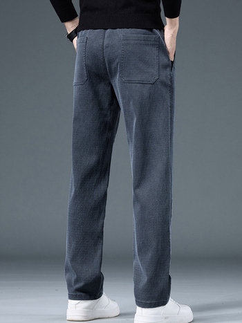 Férfi üzleti casual, egyenes szabású nadrág, lyocell-keverék anyagú fleece bélésével (67% lyocell, 31% poliészter, 2% spandex), középmagas Derék, mikro-elasztikusság, elől cipzárral záródó