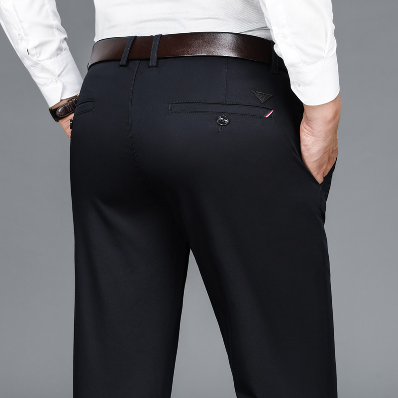 Nadrág férfiaknak, mindennapi, egyenes szárú, középmagasságú derekú, övvel, cipzárral, pamut-poliészter-spandex keverék (59% pamut, 38% poliészter, 3% spandex)